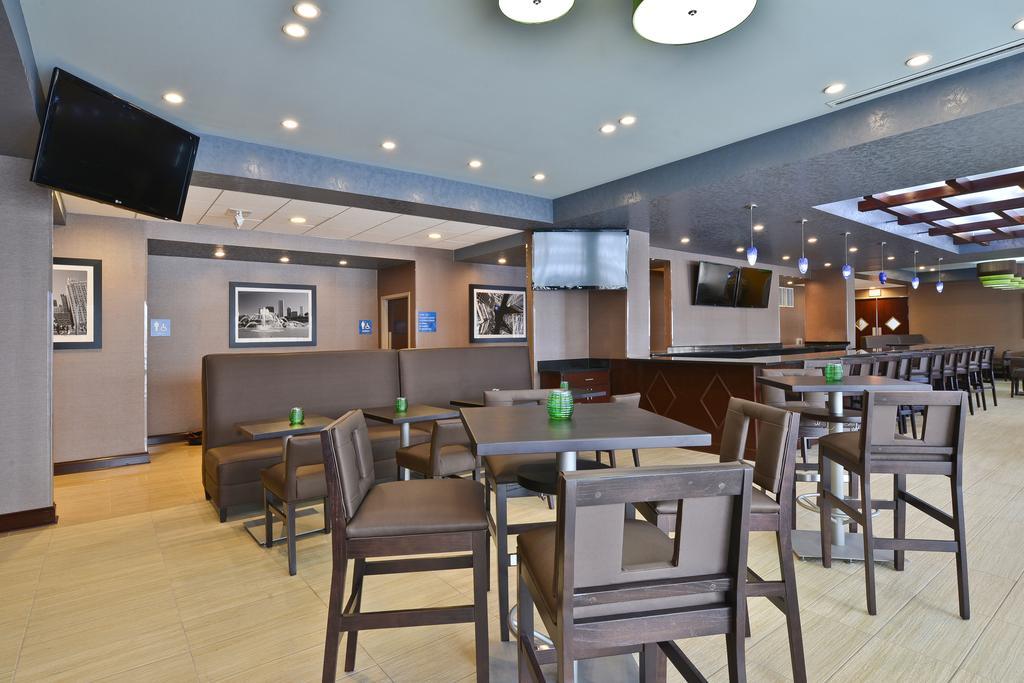 Wyndham Garden Elk Grove Village - O'Hare Dış mekan fotoğraf