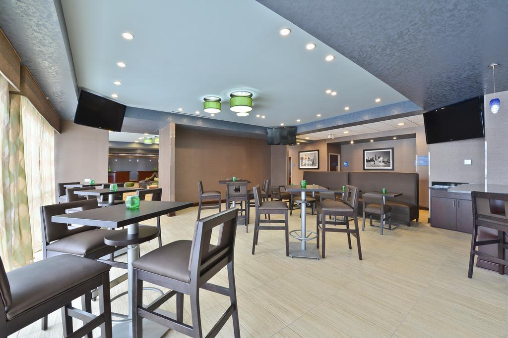 Wyndham Garden Elk Grove Village - O'Hare Dış mekan fotoğraf